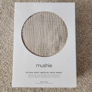 NWT! Mushie Extra Soft Muslin Crib Sheet Fog